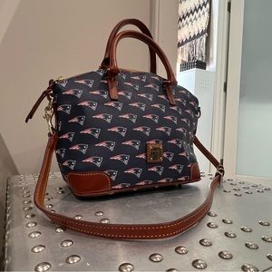 Dooney & Bourke New England Patriots
Satchel Shoulder Bag (Retired)